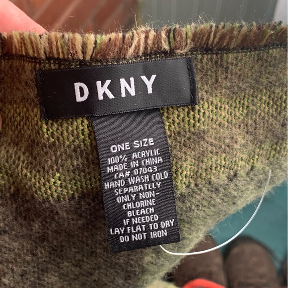 DKNY blanket scarf. - Picture 3 of 3